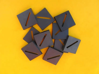 25mm x 25mm Bases diagonal geschlitzt (10)-Tabletop Depot-Radaddel