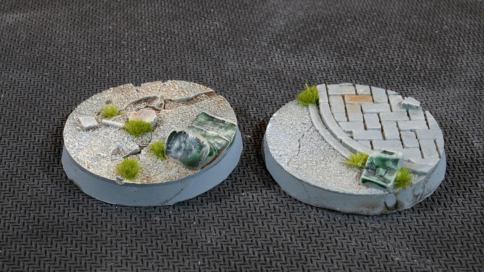 Round Urban Warfare Bases 40mm (x5)-Gamers Grass-Radaddel