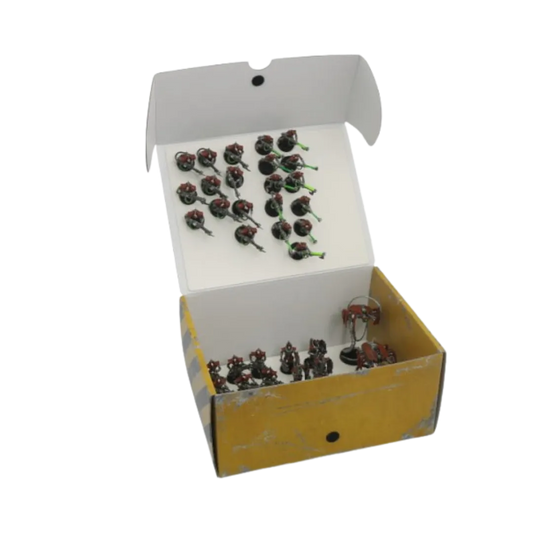 Half-size Medium Box with two plates for magnetically-based miniatures-Safe and Sound-Radaddel